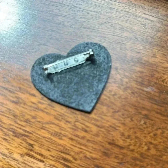 Cat Small novelty pin - Picture 2 of 2